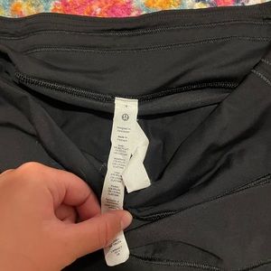 Black lululemon skirt size 4 length regular
